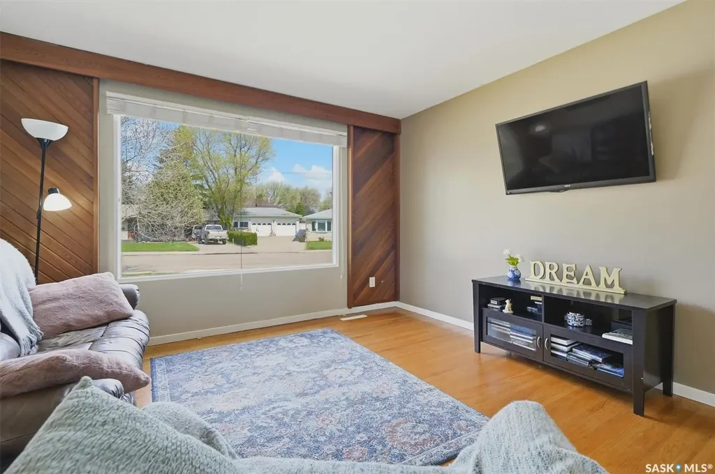 12 Murphy Crescent Saskatoon SK S7J 2T4