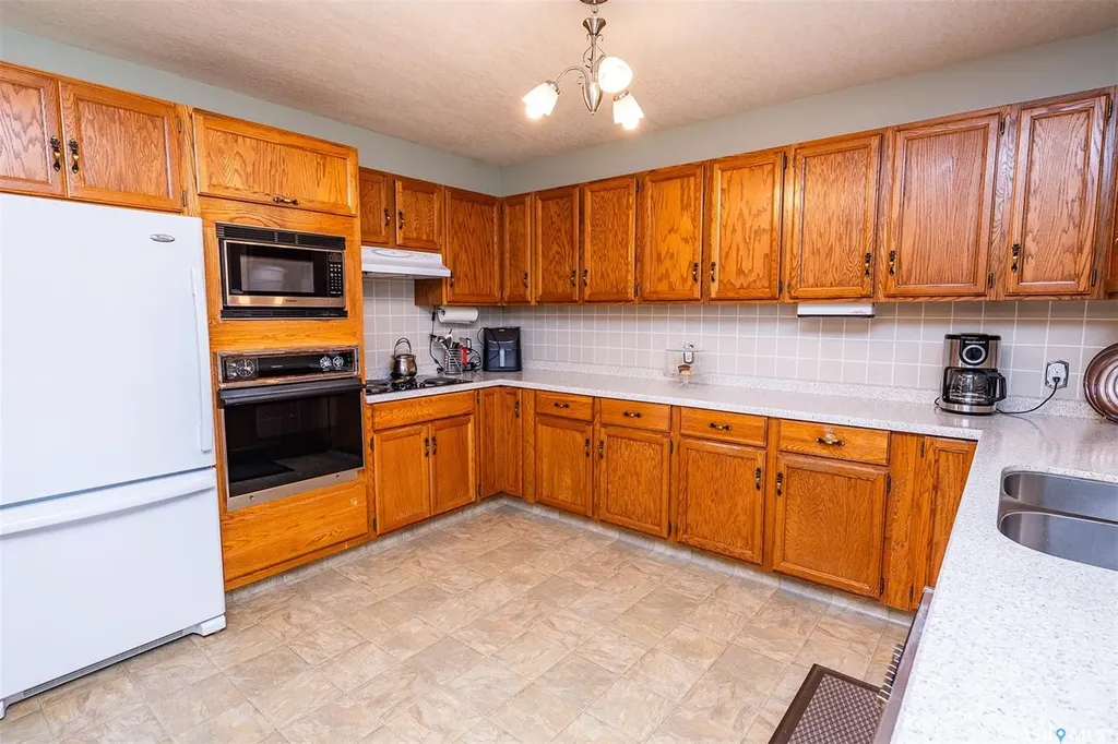512 9th Street E Wynyard SK S0A 4T0