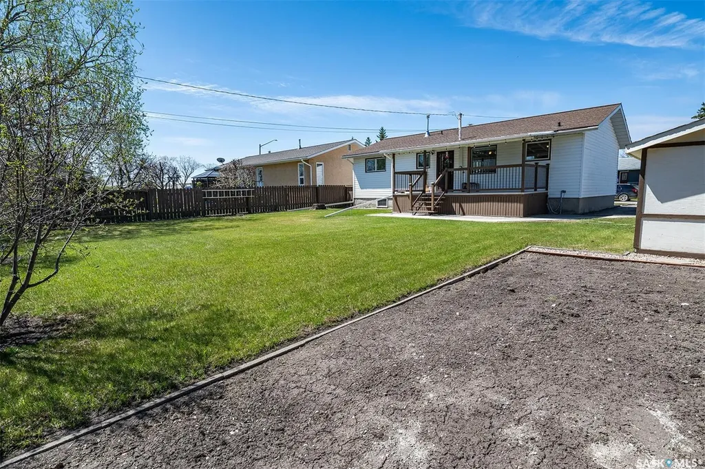 512 9th Street E Wynyard SK S0A 4T0