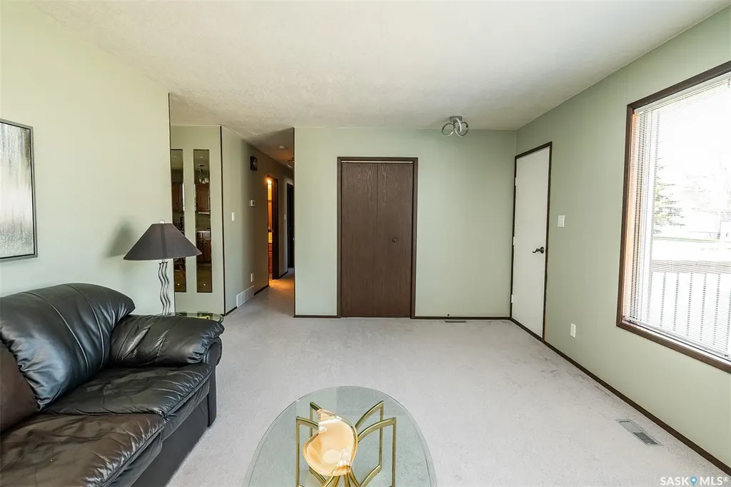 512 9th Street E Wynyard SK S0A 4T0