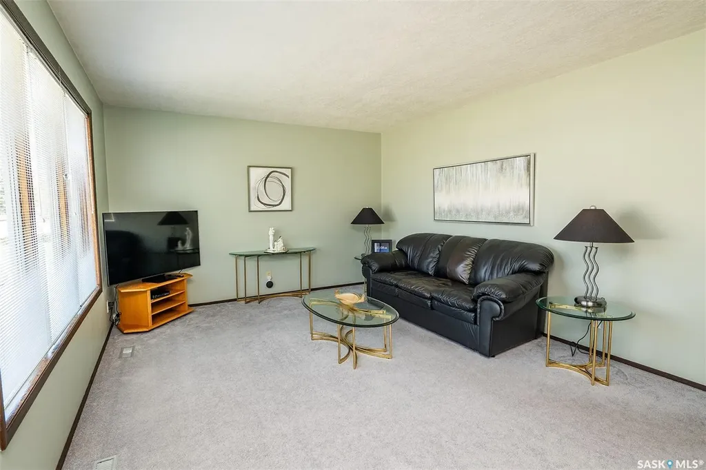 512 9th Street E Wynyard SK S0A 4T0
