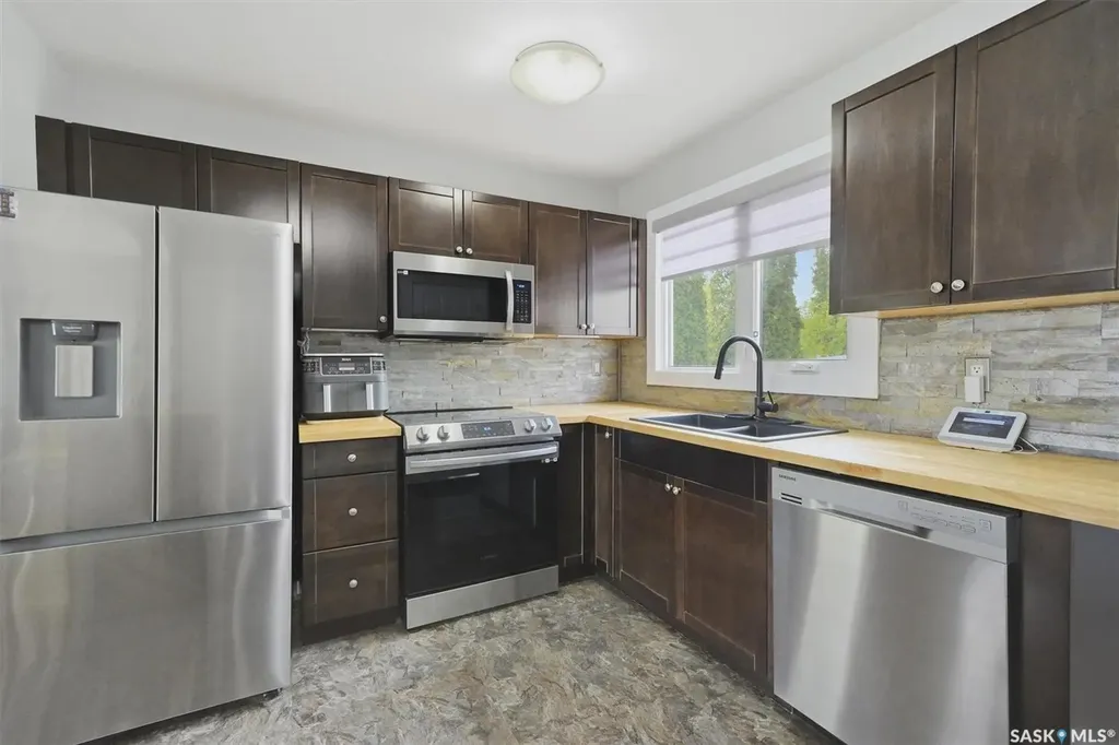 31 Bence Crescent Saskatoon SK S7L 4H9