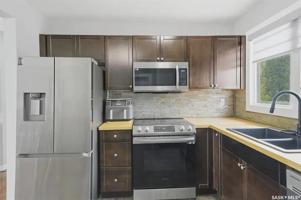 31 Bence Crescent Saskatoon SK S7L 4H9