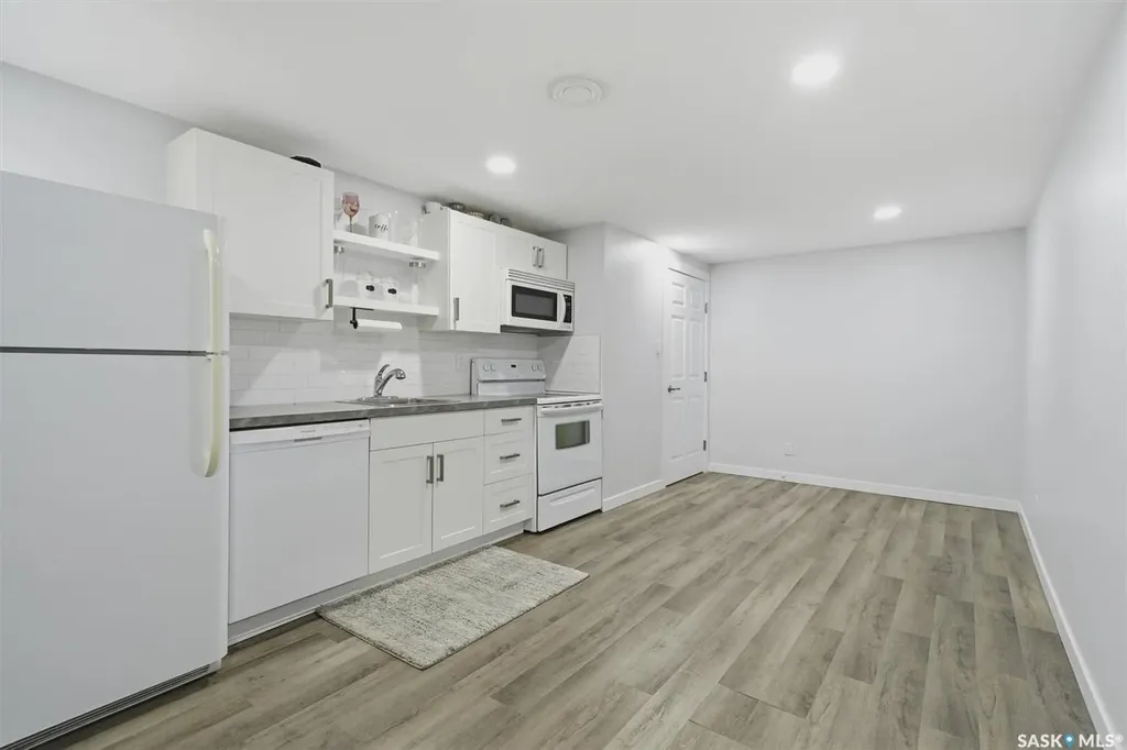 31 Bence Crescent Saskatoon SK S7L 4H9