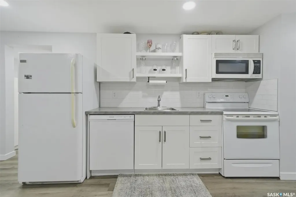 31 Bence Crescent Saskatoon SK S7L 4H9