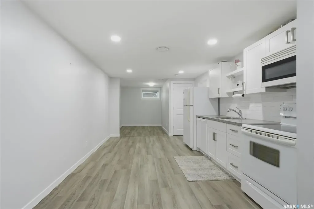 31 Bence Crescent Saskatoon SK S7L 4H9
