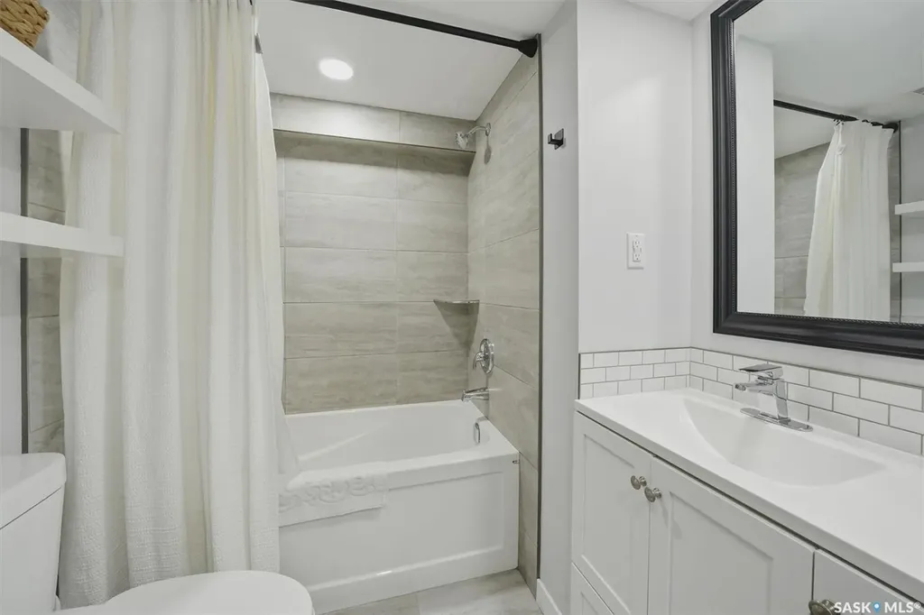 31 Bence Crescent Saskatoon SK S7L 4H9