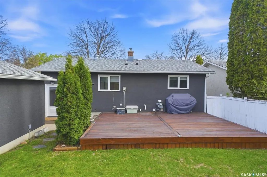 31 Bence Crescent Saskatoon SK S7L 4H9