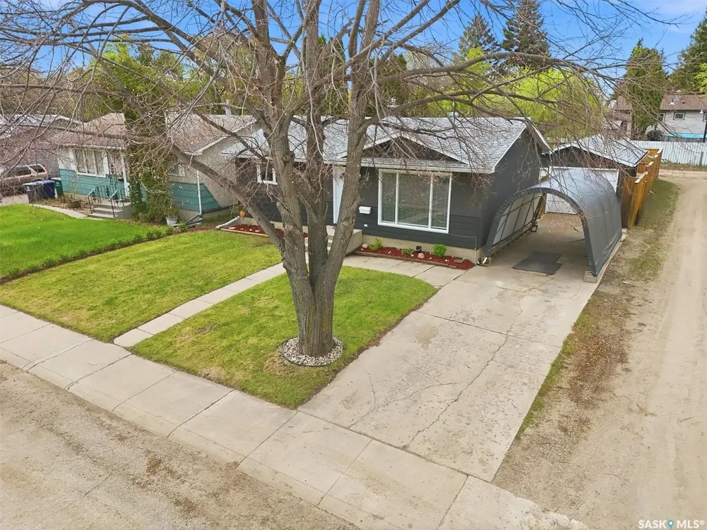 31 Bence Crescent Saskatoon SK S7L 4H9