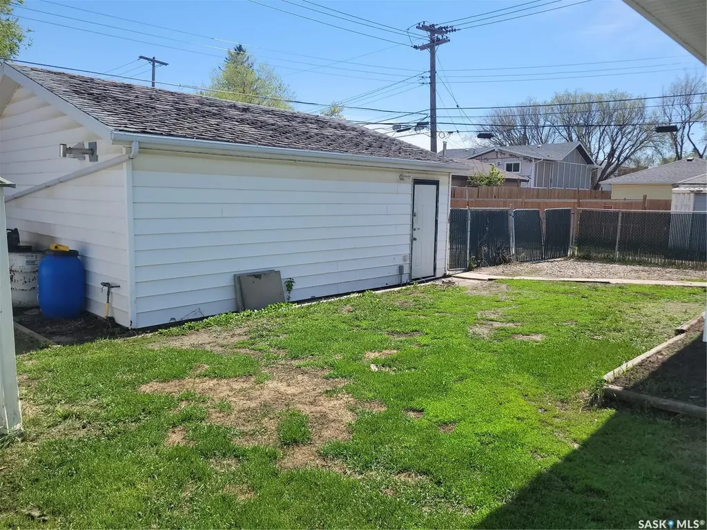1210 P Avenue N Saskatoon SK S7L 2W9
