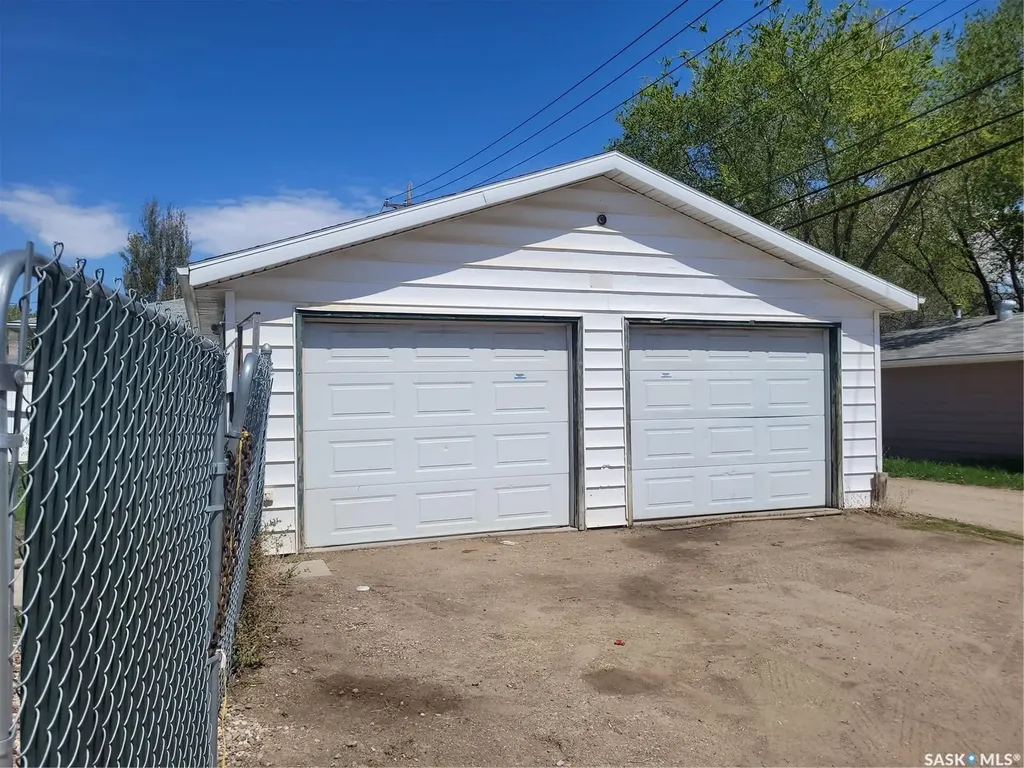1210 P Avenue N Saskatoon SK S7L 2W9