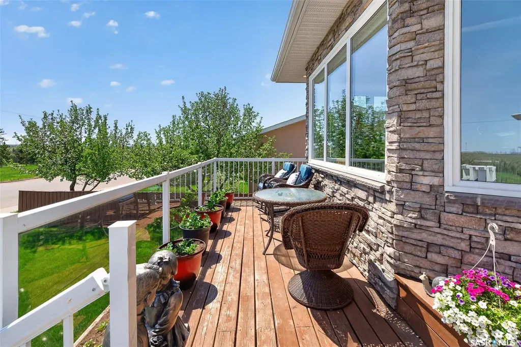 646 Keith Crescent Moose Jaw SK S6H 5P9