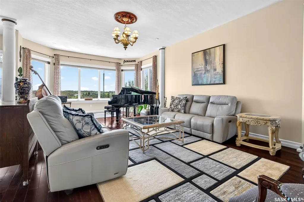 646 Keith Crescent Moose Jaw SK S6H 5P9