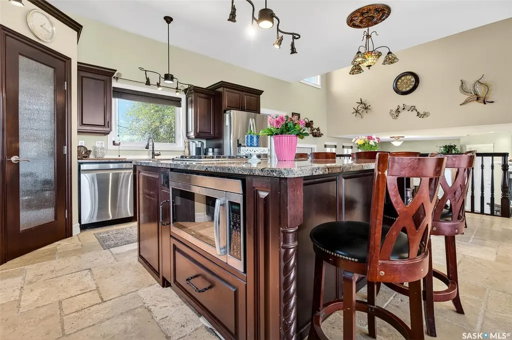 646 Keith Crescent Moose Jaw SK S6H 5P9