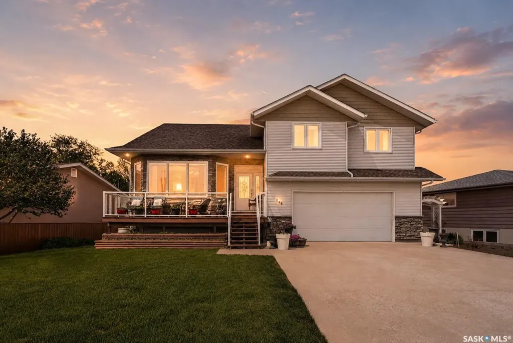 646 Keith Crescent Moose Jaw SK S6H 5P9