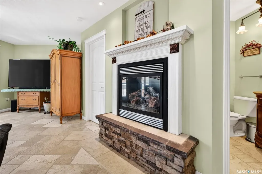 646 Keith Crescent Moose Jaw SK S6H 5P9