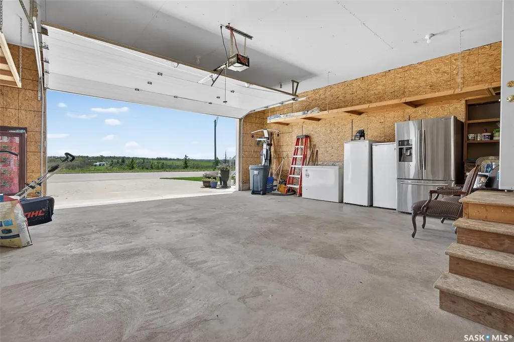 646 Keith Crescent Moose Jaw SK S6H 5P9