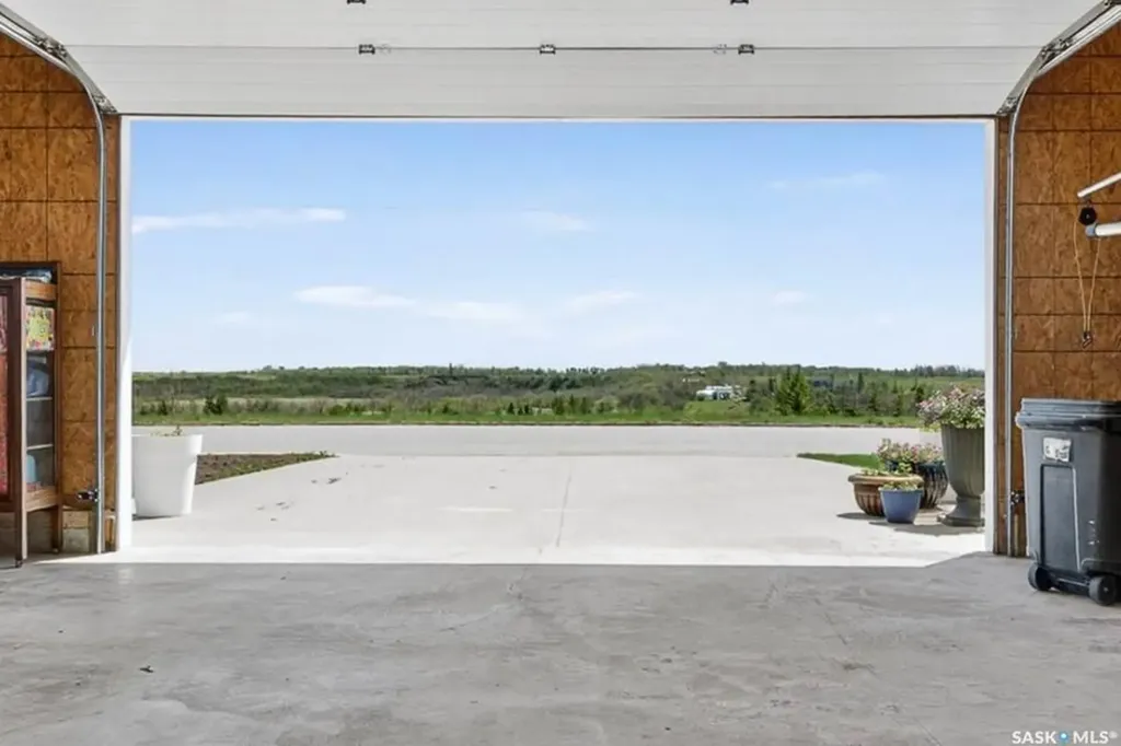 646 Keith Crescent Moose Jaw SK S6H 5P9