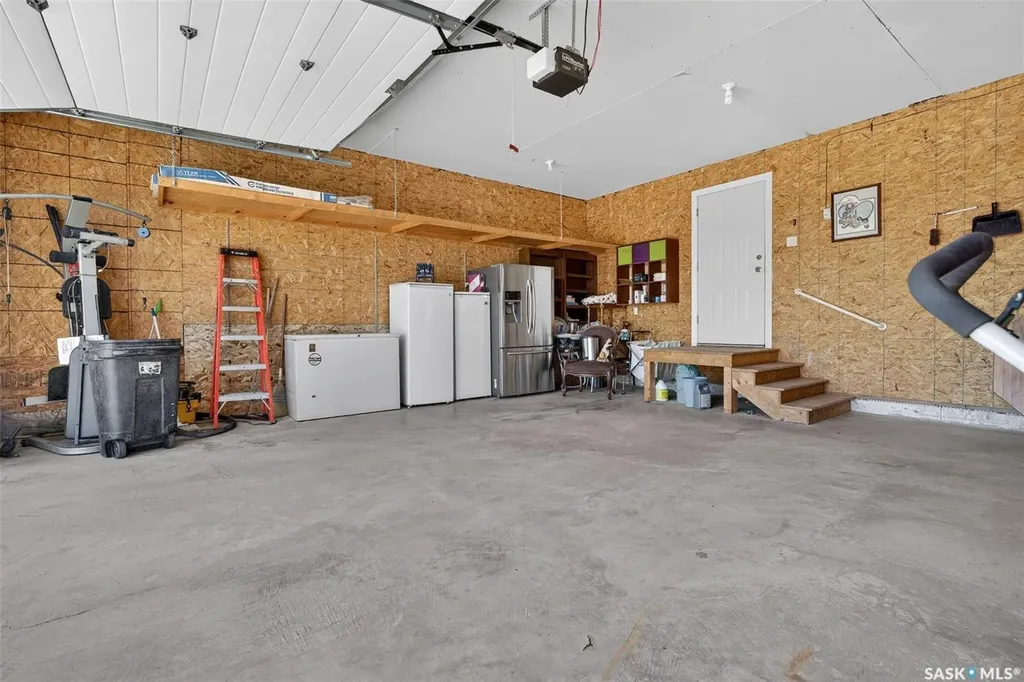 646 Keith Crescent Moose Jaw SK S6H 5P9