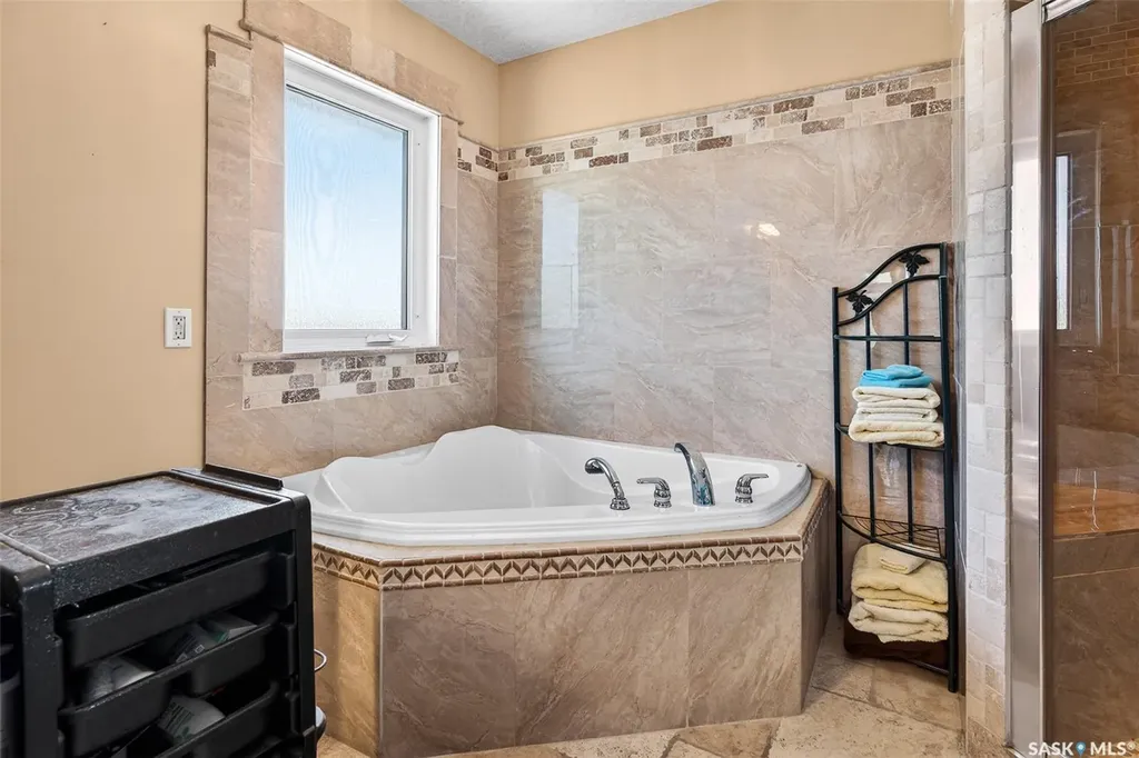 646 Keith Crescent Moose Jaw SK S6H 5P9