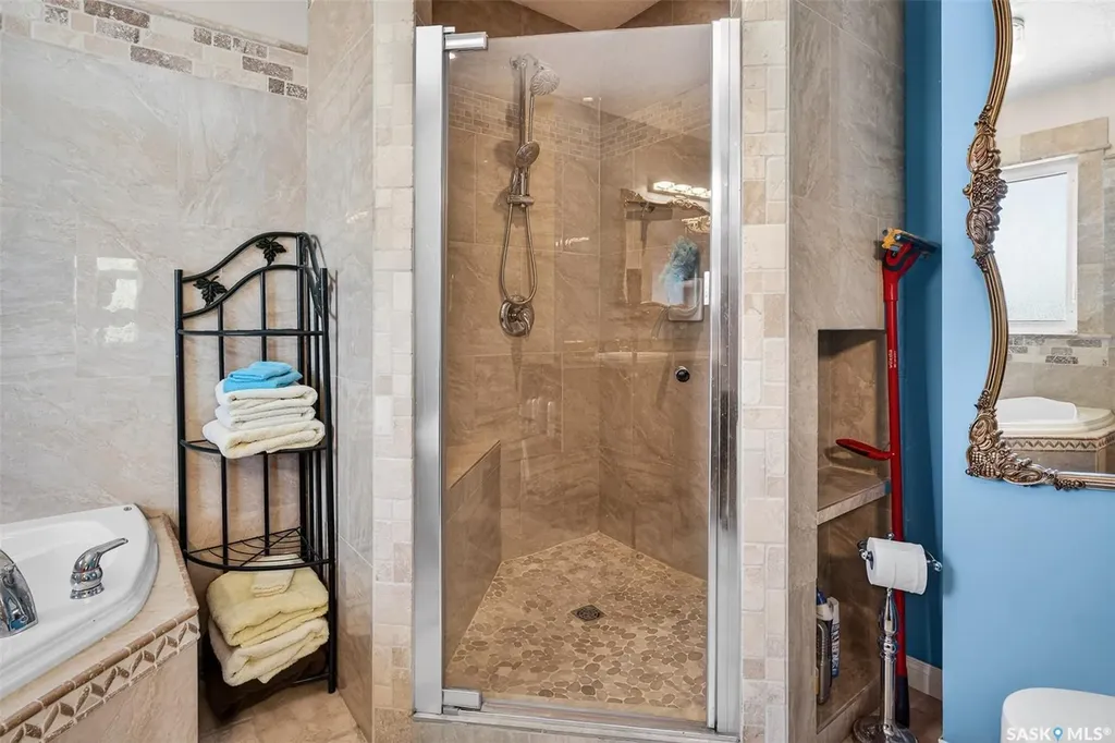 646 Keith Crescent Moose Jaw SK S6H 5P9