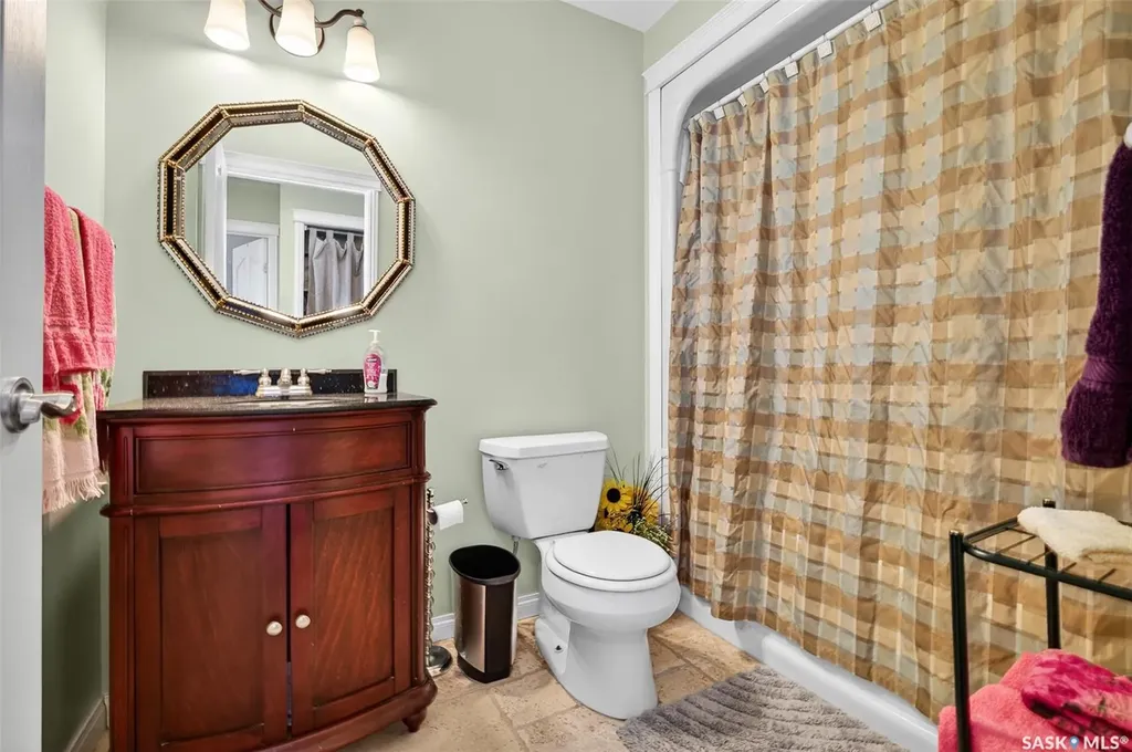 646 Keith Crescent Moose Jaw SK S6H 5P9