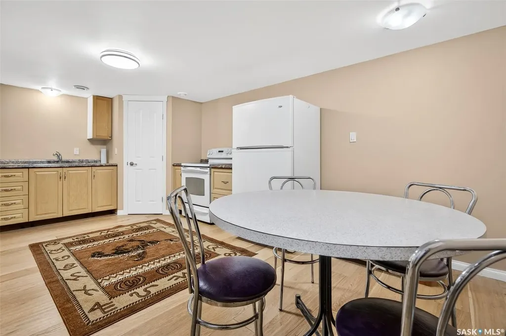 646 Keith Crescent Moose Jaw SK S6H 5P9