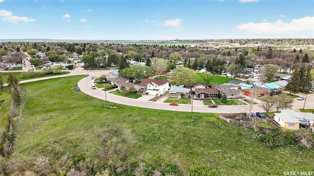 646 Keith Crescent Moose Jaw SK S6H 5P9