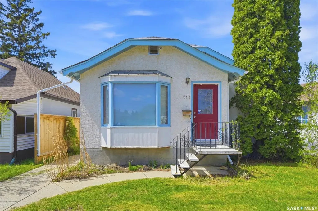 217 M Avenue N Saskatoon SK S7L 2S2