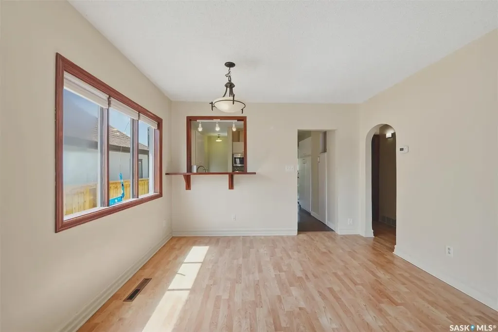 217 M Avenue N Saskatoon SK S7L 2S2