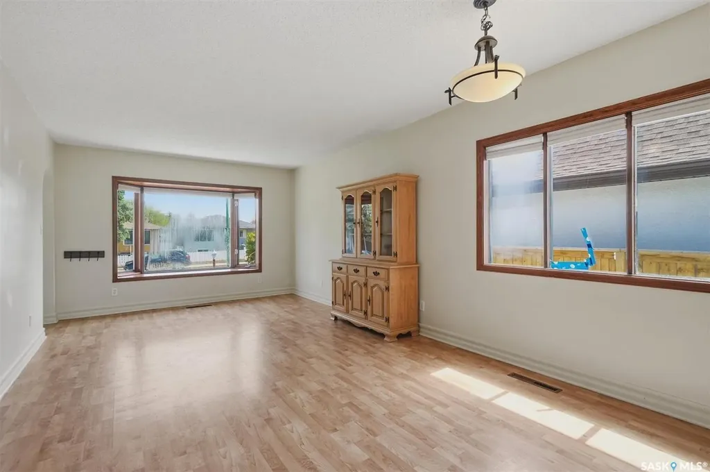 217 M Avenue N Saskatoon SK S7L 2S2