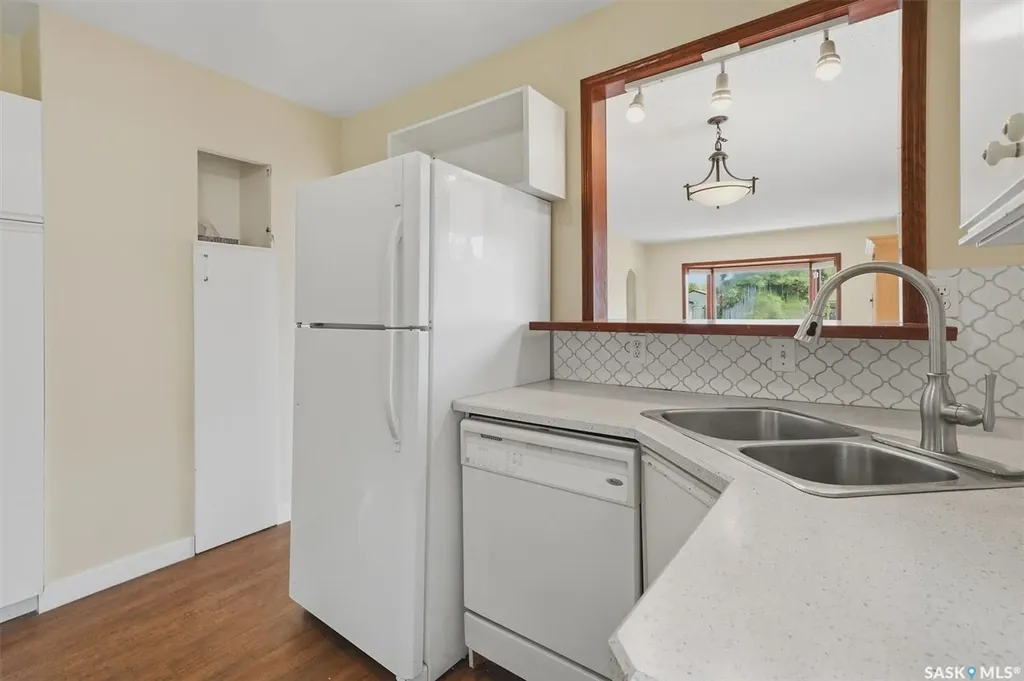 217 M Avenue N Saskatoon SK S7L 2S2