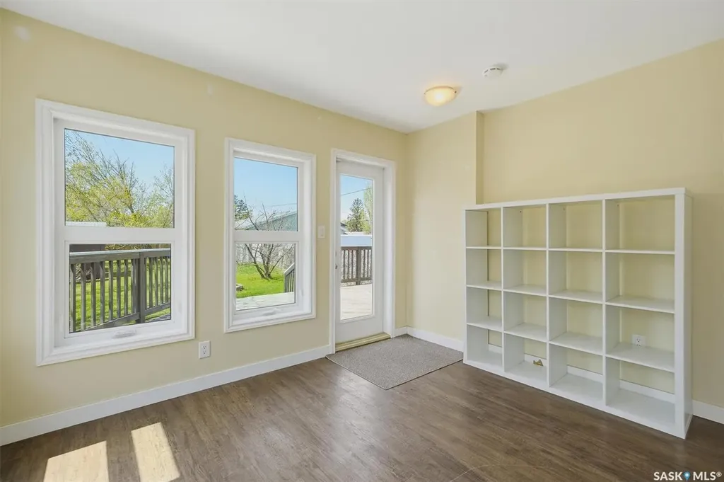 217 M Avenue N Saskatoon SK S7L 2S2