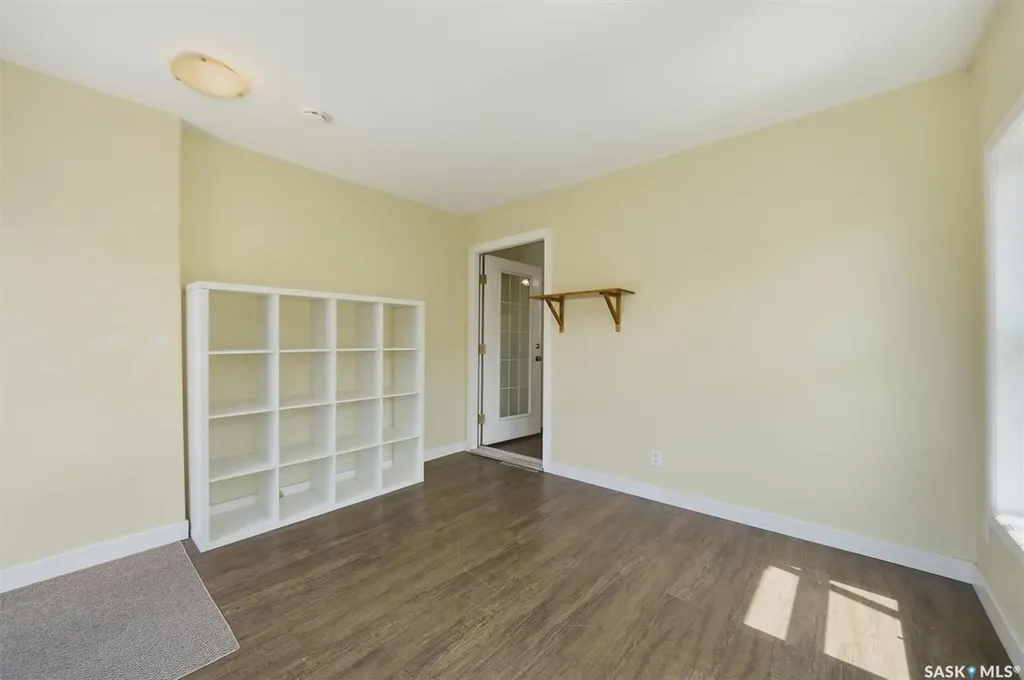 217 M Avenue N Saskatoon SK S7L 2S2