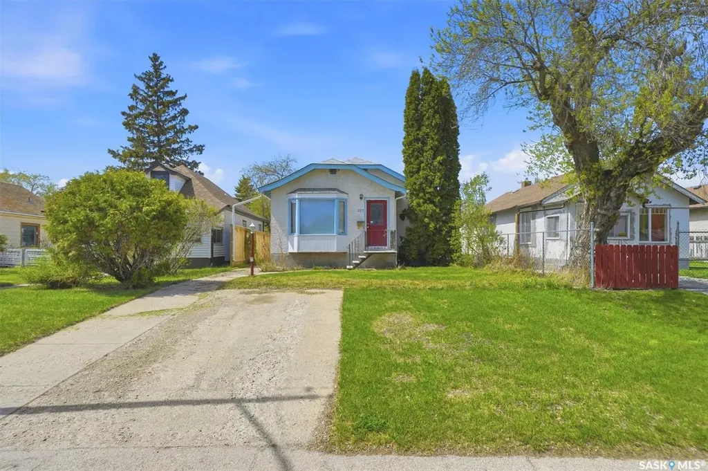 217 M Avenue N Saskatoon SK S7L 2S2