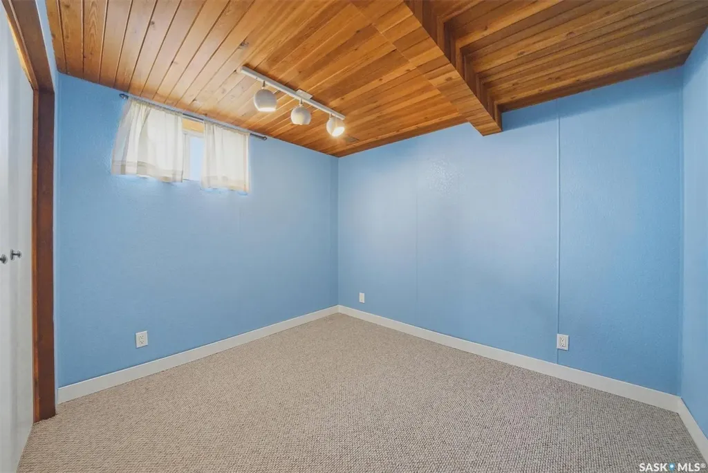 217 M Avenue N Saskatoon SK S7L 2S2