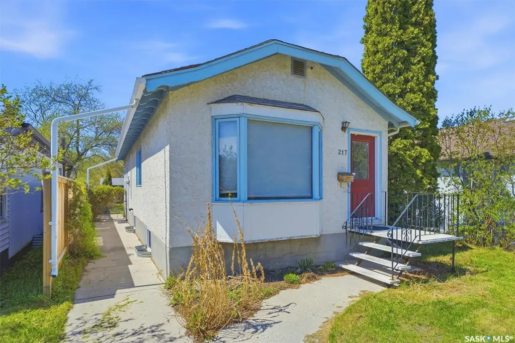 217 M Avenue N Saskatoon SK S7L 2S2
