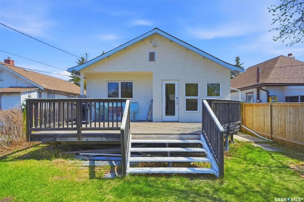 217 M Avenue N Saskatoon SK S7L 2S2