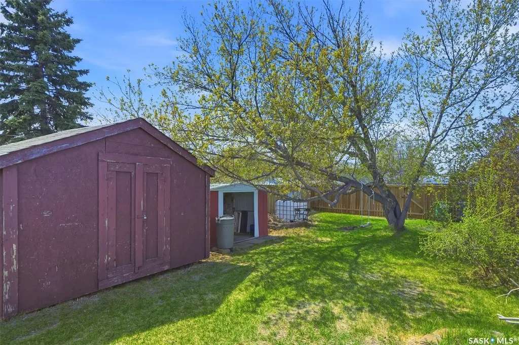 217 M Avenue N Saskatoon SK S7L 2S2