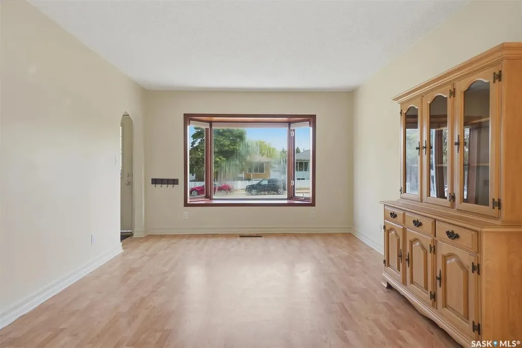 217 M Avenue N Saskatoon SK S7L 2S2