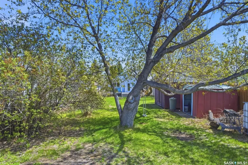 217 M Avenue N Saskatoon SK S7L 2S2