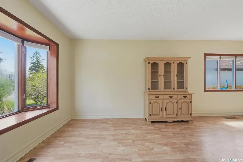 217 M Avenue N Saskatoon SK S7L 2S2