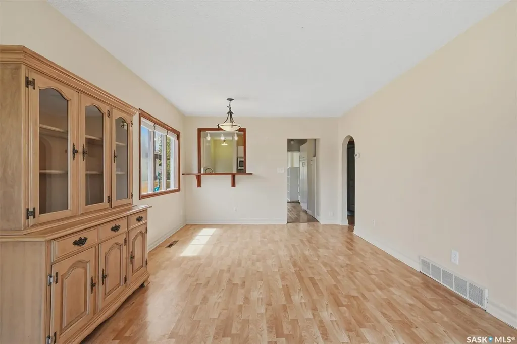 217 M Avenue N Saskatoon SK S7L 2S2