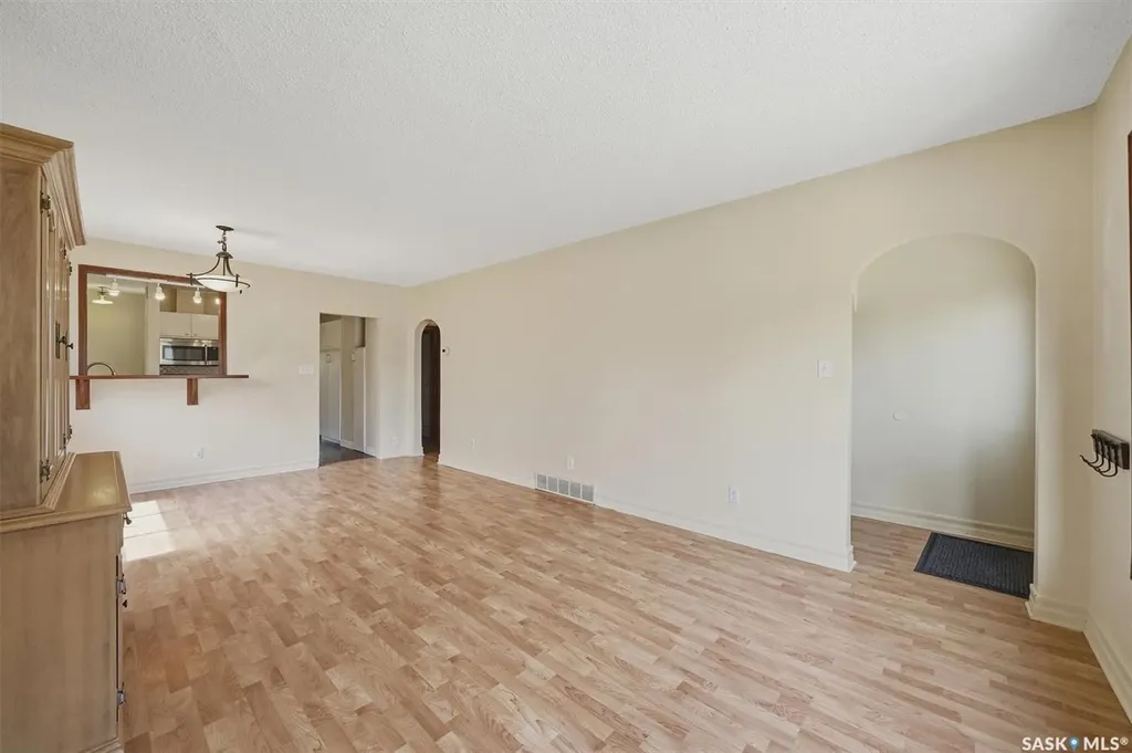 217 M Avenue N Saskatoon SK S7L 2S2