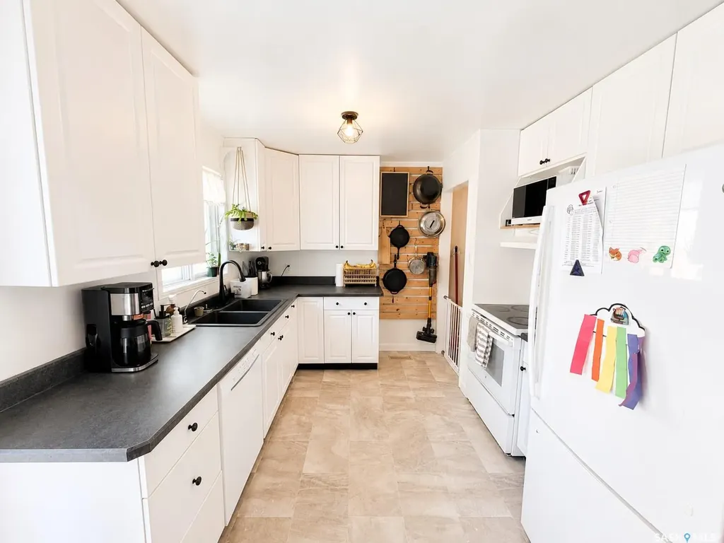 157 Coldspring Crescent Saskatoon SK S7J 3M3