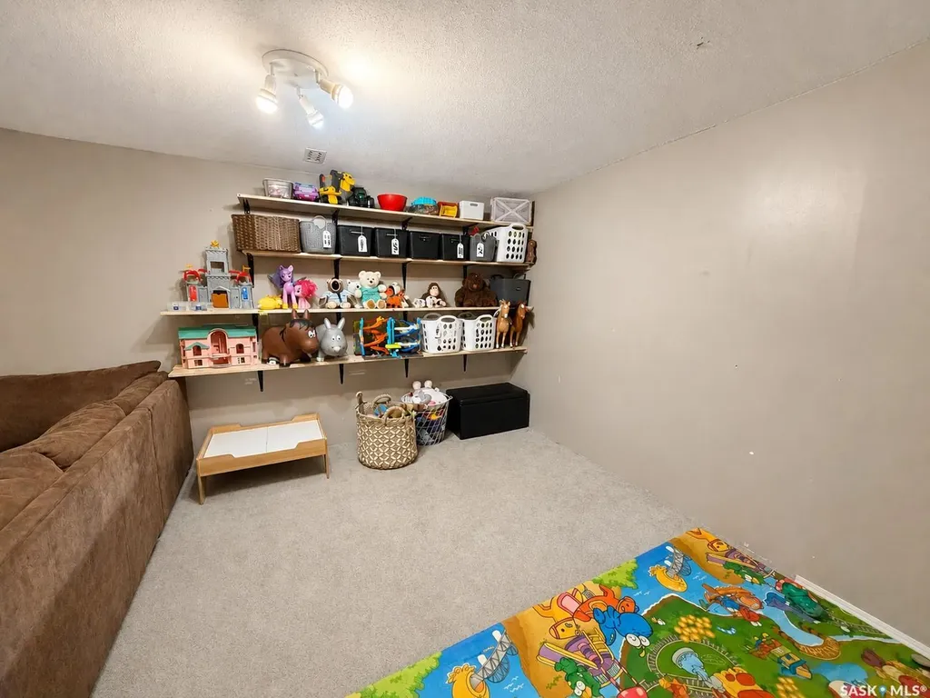 157 Coldspring Crescent Saskatoon SK S7J 3M3