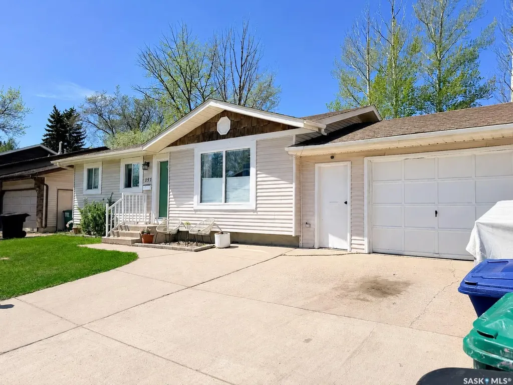157 Coldspring Crescent Saskatoon SK S7J 3M3