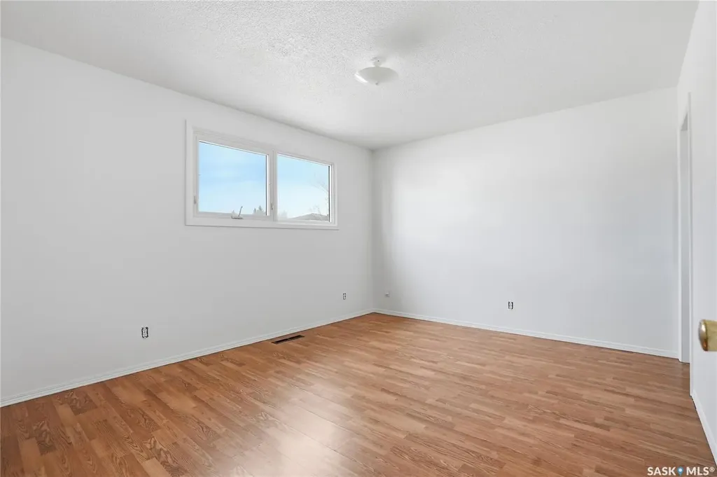 1044 East Centre Saskatoon SK S7J 3A3