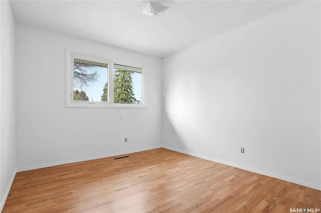 1044 East Centre Saskatoon SK S7J 3A3
