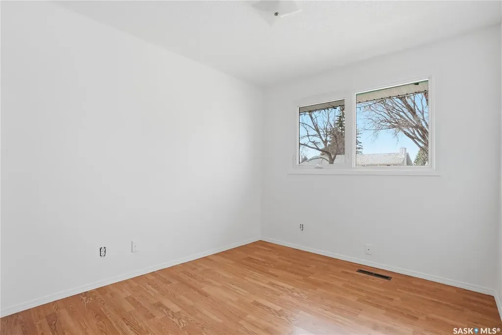 1044 East Centre Saskatoon SK S7J 3A3